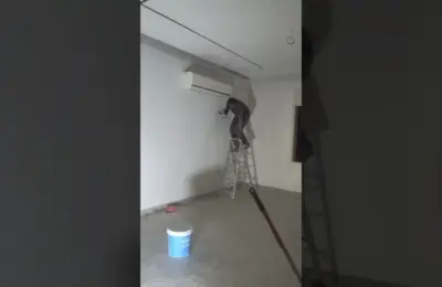 لقطة من فيديو إعادة توزيع الأحمال الكهربائية بين الأدوار في حي العوالي بالرياض